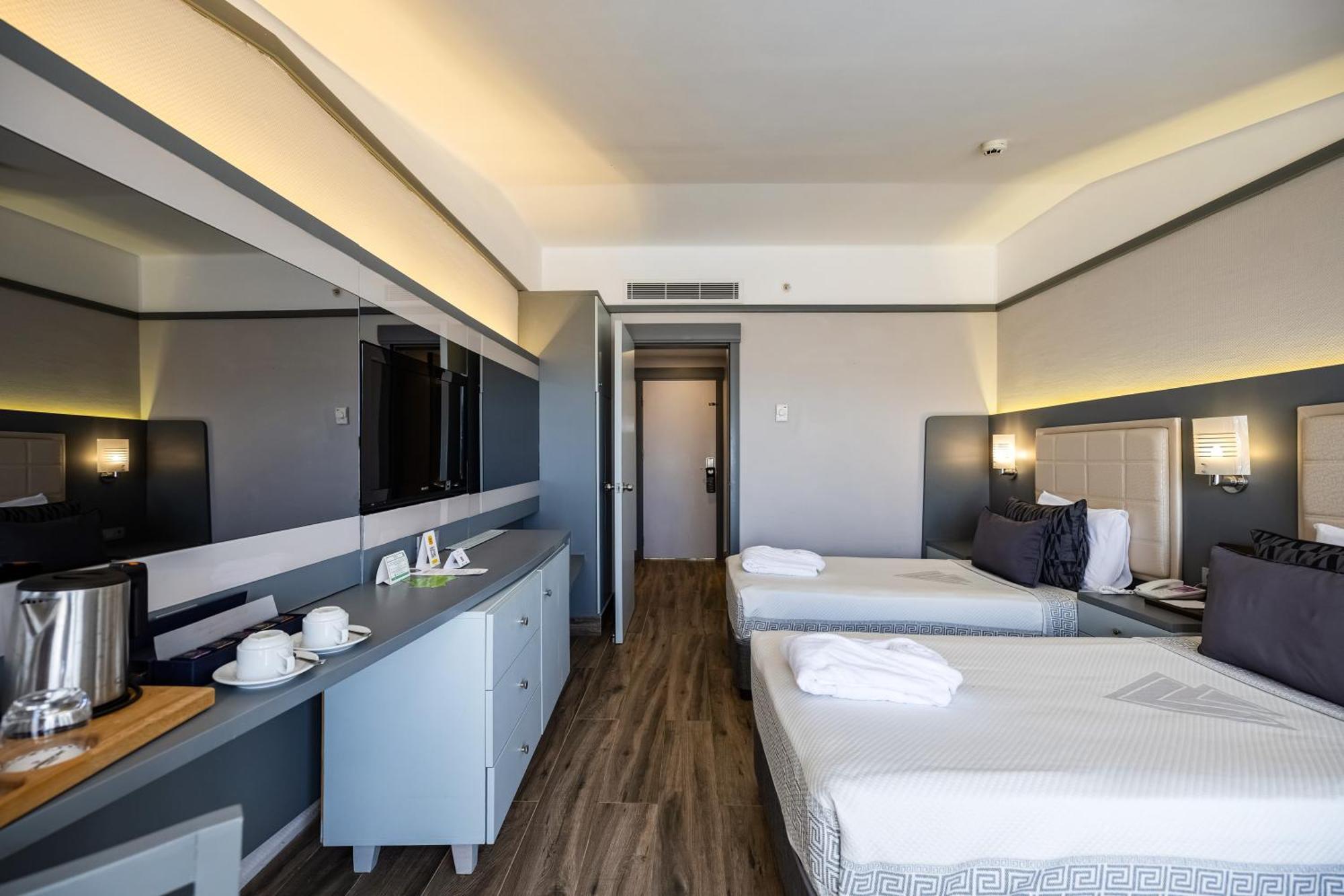 Suite,1698933878:JPEG