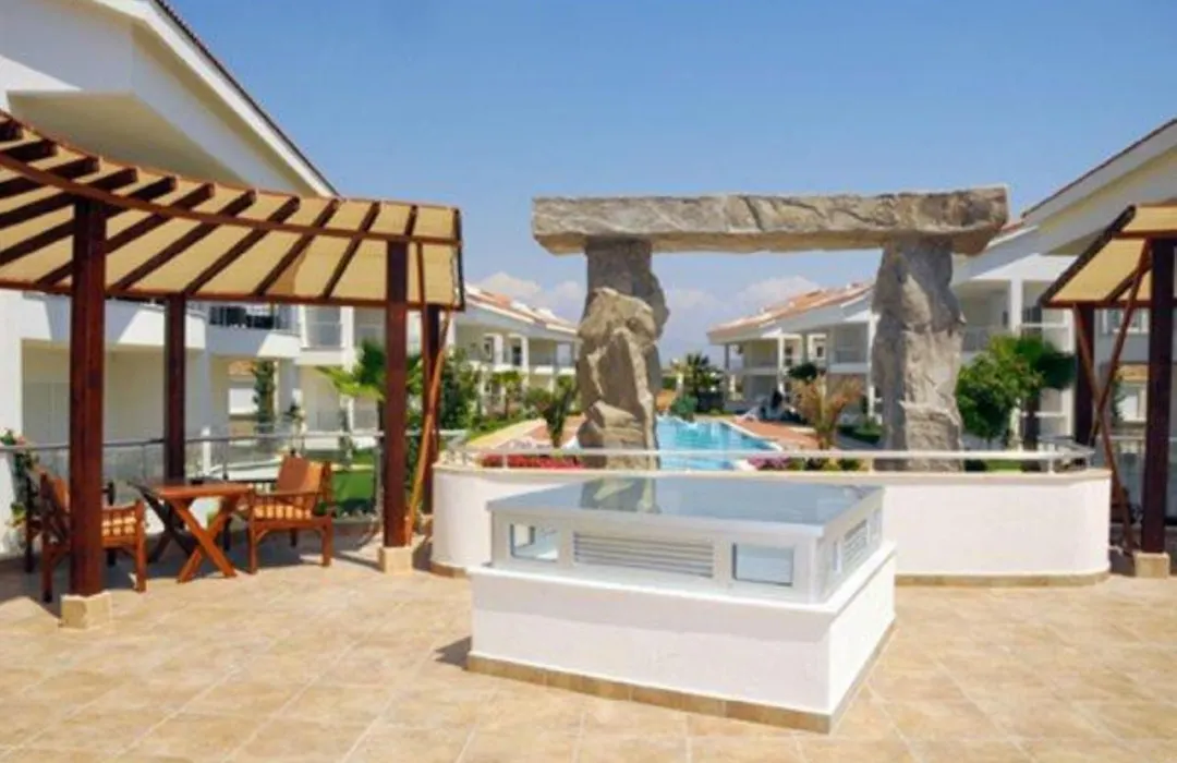 Gorgeous 2 Bed Private Ground Floor Home In One Of Sides Most Exclusive Communi-1