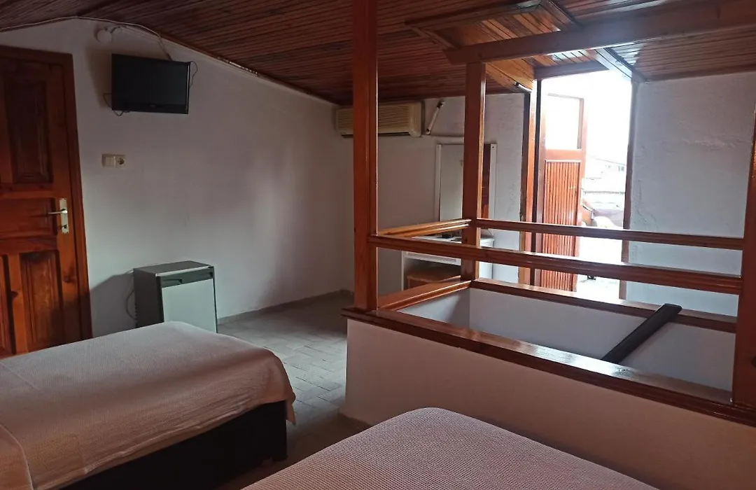 Tas Motel-1