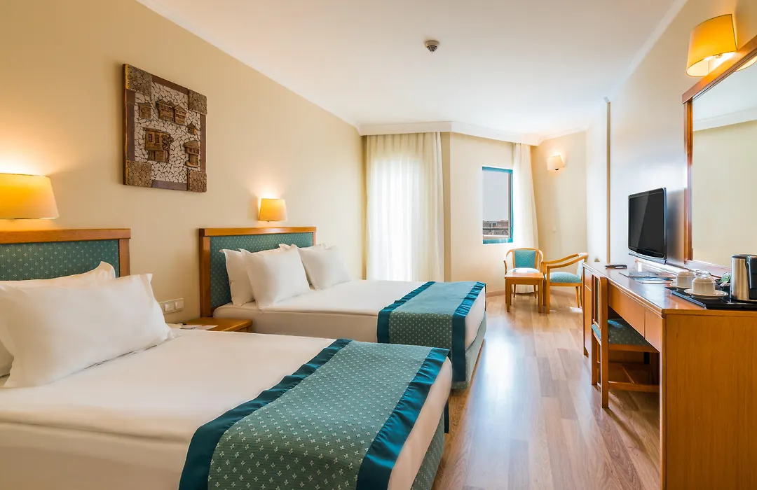 Miramare Queen Hotel-1