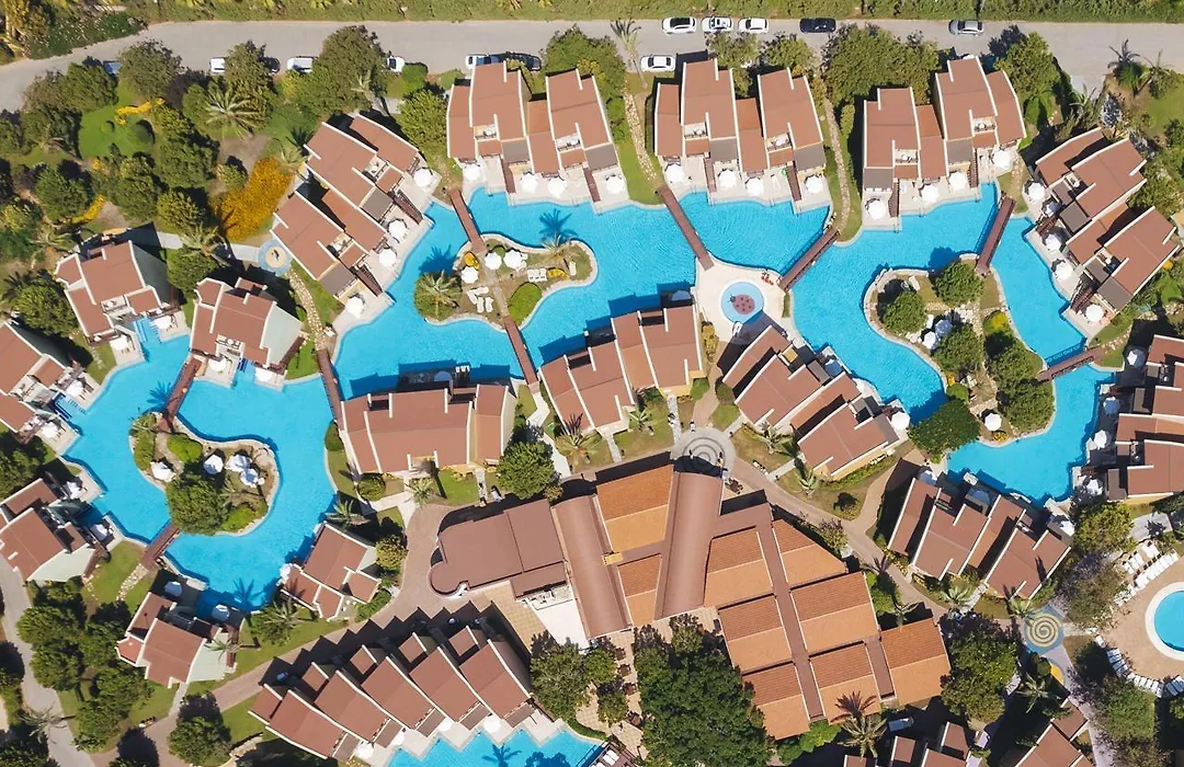 Selectum Family Resort Side-1