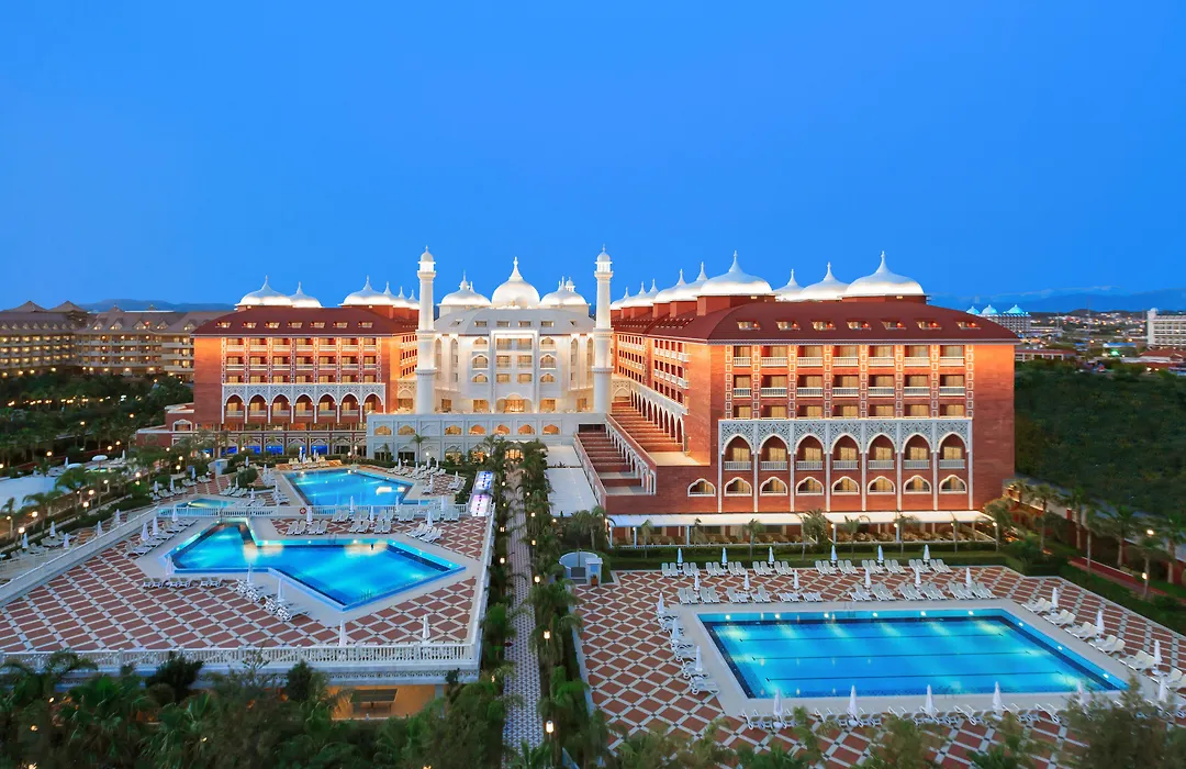 Royal Taj Mahal Hotel-1