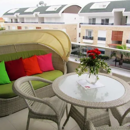 Beautiful Home In Gated Side Hill Community-2