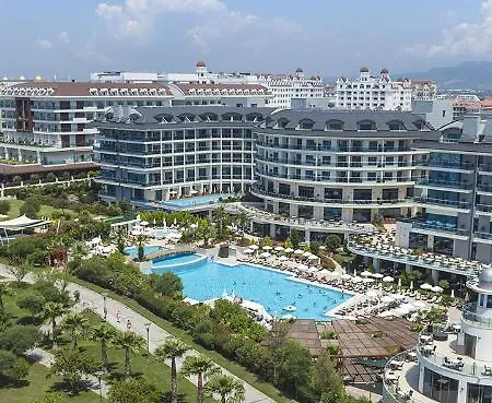 Commodore Elite Suites & Spa Adults Only-3