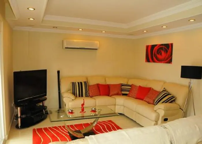 Room In Apartment - Mirage C1 - Beautiful Ground Floor Home In Side