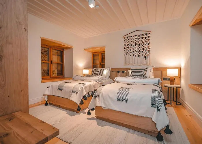 6 Rooms By Zula Side