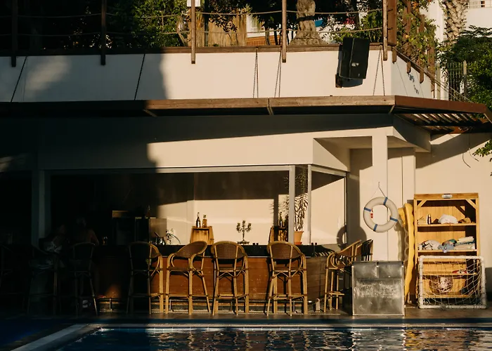Hotels nahe Turkish raki